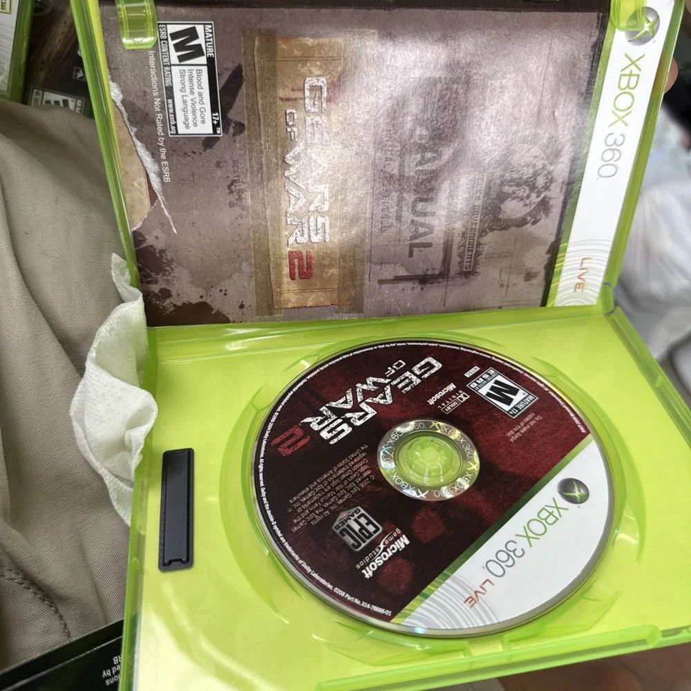 Gears of War 2 Microsoft Xbox 360 Platinum Hits with Slipcover CIB & 2 Map Codes